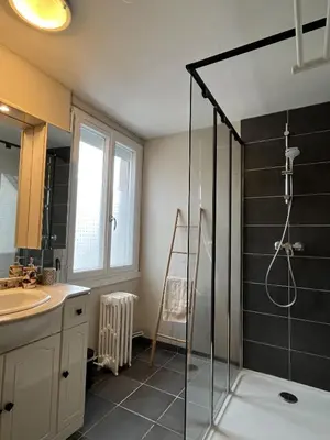 Salle de bains dans l'établissement La Clef des Souvenirs