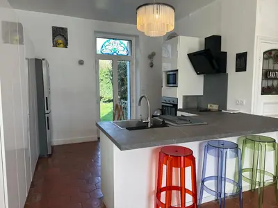 Cuisine ou kitchenette dans l'établissement Chateaueden