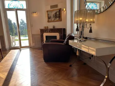 Coin salon dans l'établissement Chateaueden
