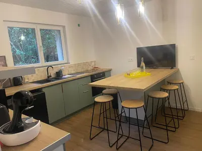 Cuisine ou kitchenette dans l'établissement House in forest proche GR and circuit