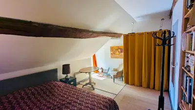 Un ou plusieurs lits dans un hébergement de l'établissement Bourg, familial, cour, la Maison d'Ouchet