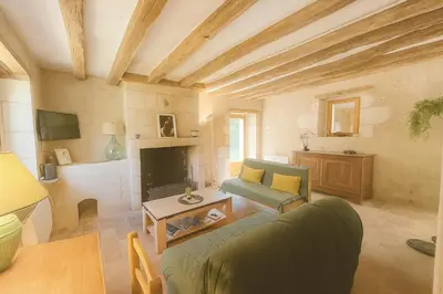 Télévision ou salle de divertissement dans l'établissement Evasion Champêtre au Coeur de la Vallée des Rois