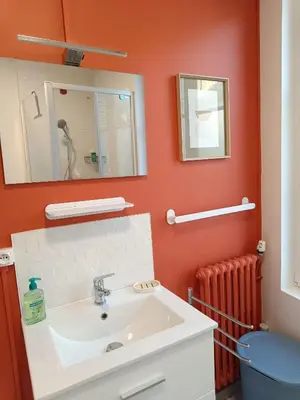 Salle de bains dans l'établissement location à saint martin le beau