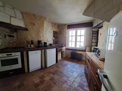 Cuisine ou kitchenette dans l'établissement Le chant du troglodyte
