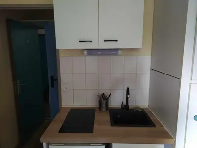 Cuisine ou kitchenette dans l'établissement Studette Chaleureuse TOURS