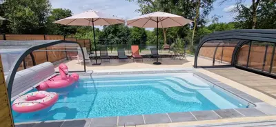 Piscine de l'établissement Cottage La Rive du Loir 2km from Zoo de la Flèche ou située à proximité