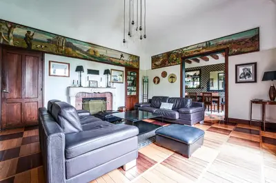 Coin salon dans l'établissement Maison avec piscine, proche Chenonceau et Amboise
