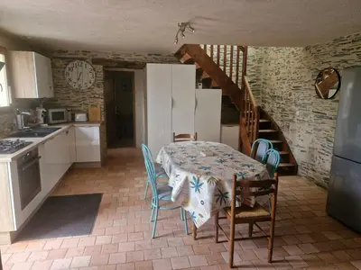 Cuisine ou kitchenette dans l'établissement Gîte La Loge