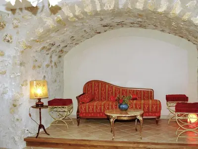 Coin salon dans l'établissement Authentique Maison de Vigneron XIXe au Coeur du Val de Loire, 4 Chambres, Parking, Jardin - FR-1-381-126