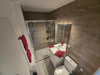 Salle de bains dans l'établissement Location au pied du circuit