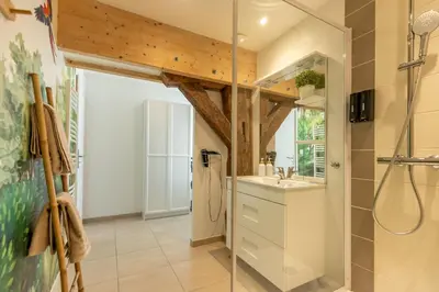 Salle de bains dans l'établissement Le Coconut 5 min du Zoo