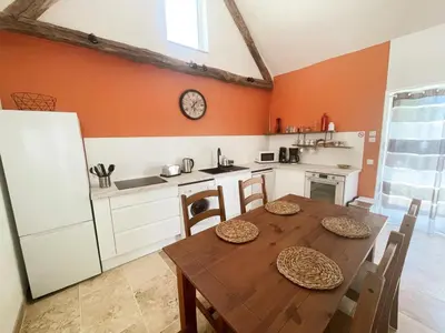 Cuisine ou kitchenette dans l'établissement Gîte paisible 2 chambres près de Tours et Amboise - FR-1-381-628