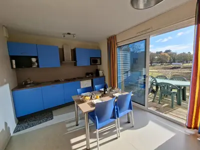 Cuisine ou kitchenette dans l'établissement Cottage Rembrandt
