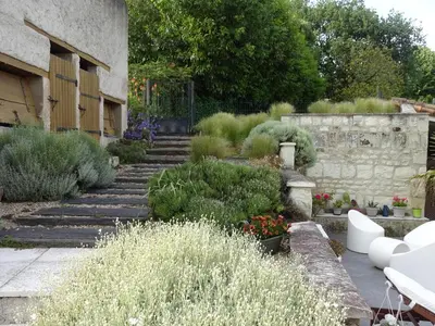 Jardin de l'établissement Le Clos des Champis