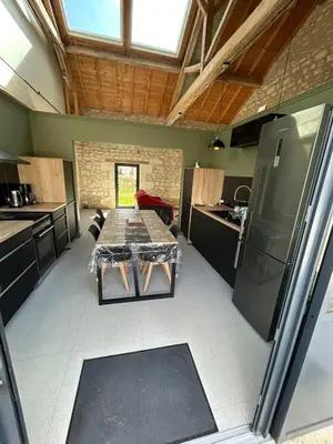 Cuisine ou kitchenette dans l'établissement La Ruche Enchantée