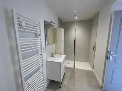 Salle de bains dans l'établissement Maison au cœur du pays de Rabelais