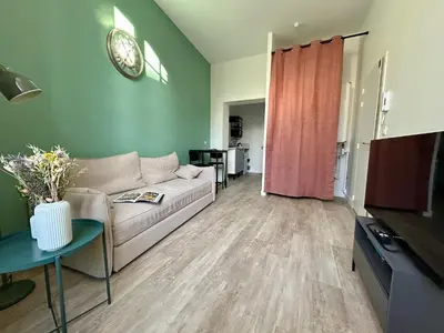 Coin salon dans l'établissement Studio de plain pied rénové et lumineux, Beaufort-en-Anjou, proche de la Loire et de ses châteaux