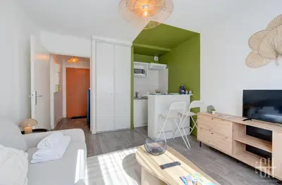 Cuisine ou kitchenette dans l'établissement Studio Cosy - 100m Gare de Tours - Idéal