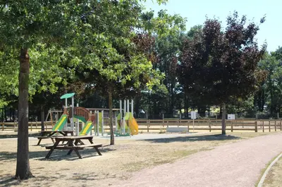 Aire de jeux pour enfants de l'établissement Chambre avec salle de douche - Maison familiale