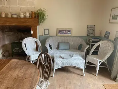 Coin salon dans l'établissement 3Bedrooms-Sleeps6-WiFi-Fireplace
