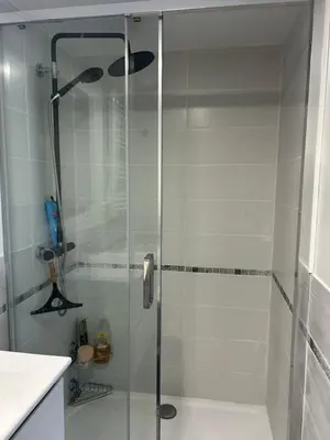 Salle de bains dans l'établissement chez Riva et Christophe