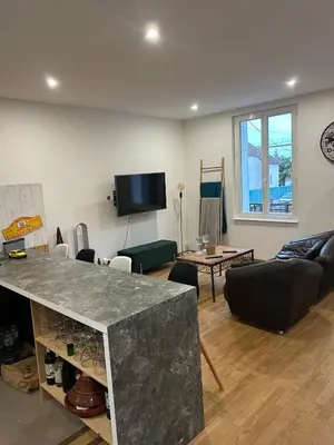 Télévision ou salle de divertissement dans l'établissement Maison 1930 Familiale à la Marbellière, 2 chambres