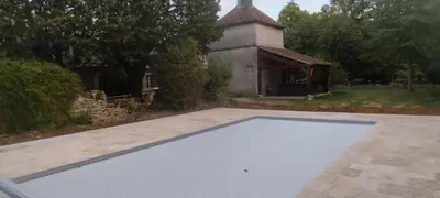 Jardin de l'établissement La Rossignolerie - Cabane aux oiseaux