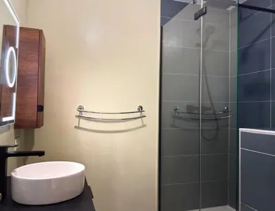 Salle de bains dans l'établissement Le Verdet Le Mans SNCF station