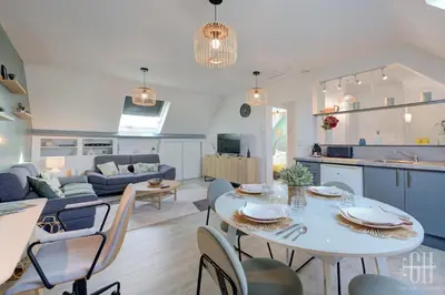 Cuisine ou kitchenette dans l'établissement Le Mirabeau - Gare à 100m - Wifi - Bureau - 2 V