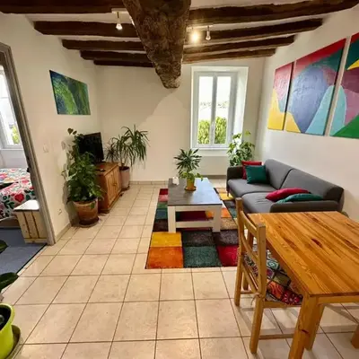APT Iere ETAGE PARKING PRIVE AVEC GARAGE MOTO VELO
