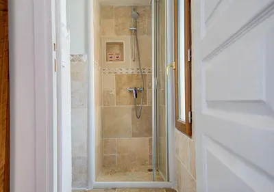 Salle de bains dans l'établissement Maison semi-troglodyte entre Loire et châteaux