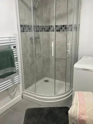 Salle de bains dans l'établissement Maison en RDC an Campagne bucolique