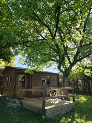 Jardin de l'établissement Camping Les Rochelles