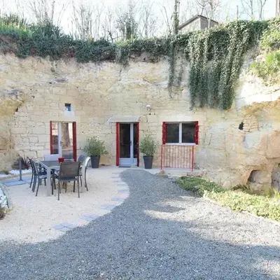 La Grotte Rouge