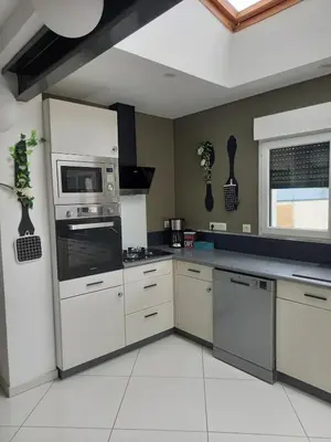 Cuisine ou kitchenette dans l'établissement Maison au bord de l'eau