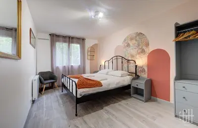 Un ou plusieurs lits dans un hébergement de l'établissement Appartement Confort - Centre Ville - Balcon - Wifi