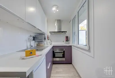 Cuisine ou kitchenette dans l'établissement Appartement Confort - Centre Ville - Balcon - Wifi