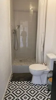 Salle de bains dans l'établissement Studio Bord Loire