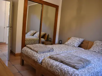 Un ou plusieurs lits dans un hébergement de l'établissement Gîte calme et paisible en forêt, idéal pour famille et amis - FR-1-410-486