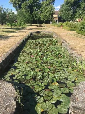 Jardin de l'établissement Chateau de Lassay - Charming castle for rent in Sarthe