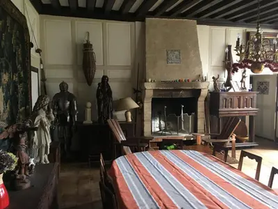 Coin salon dans l'établissement Chateau de Lassay - Charming castle for rent in Sarthe
