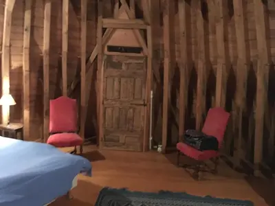 Un ou plusieurs lits dans un hébergement de l'établissement Chateau de Lassay - Charming castle for rent in Sarthe