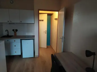 Cuisine ou kitchenette dans l'établissement T1 cosy 2 personnes à Tours Sud