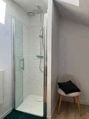 Salle de bains dans l'établissement Appartement vue Loire