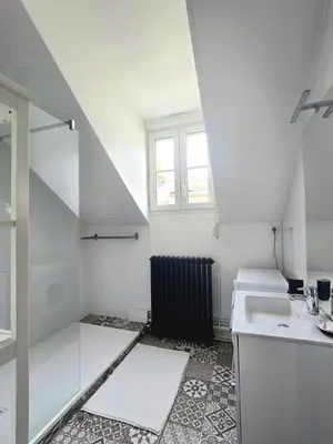 Cuisine ou kitchenette dans l'établissement Le B & W - parking - terrasse - Wifi - spacieux