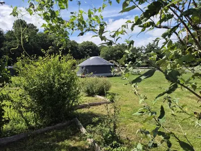 Jardin de l'établissement Yourte Castanea Insolite Val de Loire proche Langeais & Châteaux