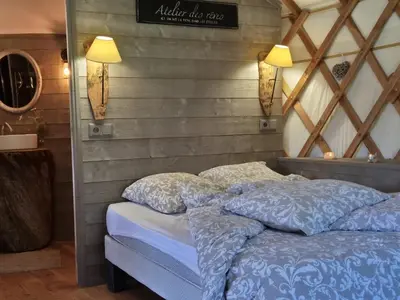 Un ou plusieurs lits dans un hébergement de l'établissement Yourte Castanea Insolite Val de Loire proche Langeais & Châteaux