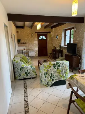 Coin salon dans l'établissement Charmante demeure à 2 pas de la Vienne !