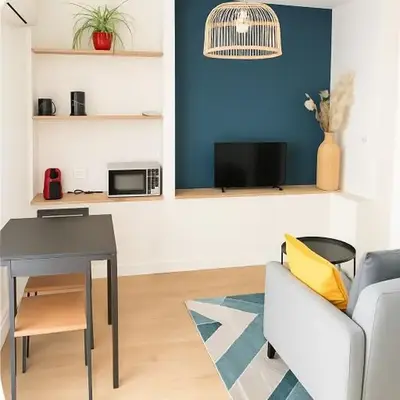 Grand Studio entier proche de Tours