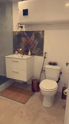 Salle de bains dans l'établissement Grand studio cosy avec terrasse